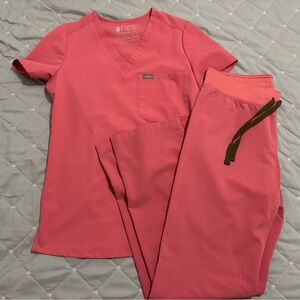 FIGS Women's Beat It Pink Scrub Set